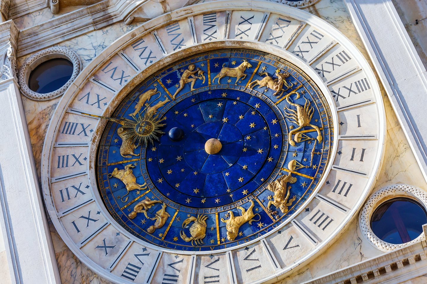 Италия часовой. Астрономические часы Сан Марко Венеция. Часовая башня Святого марка в Венеции. Часы на площади Сан Марко в Венеции.